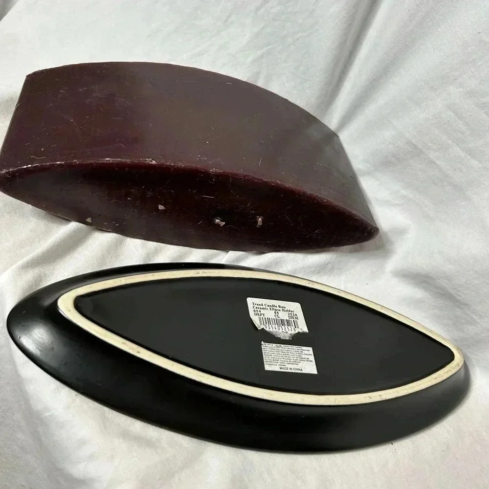 Oblong candle +‎ holder